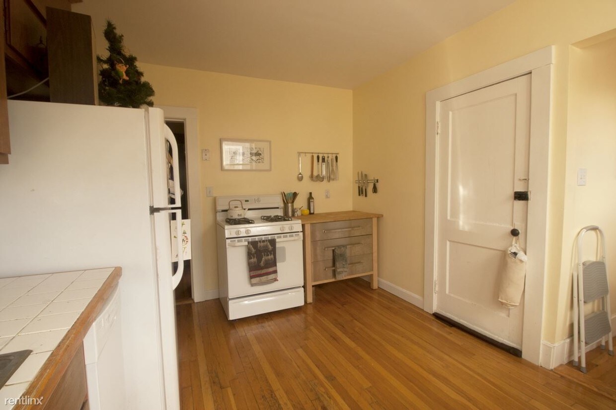 Foto principal - 142 Dudley St