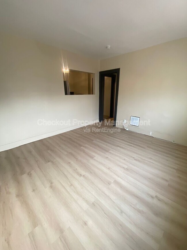 Foto del edificio - 4301 Potomac St