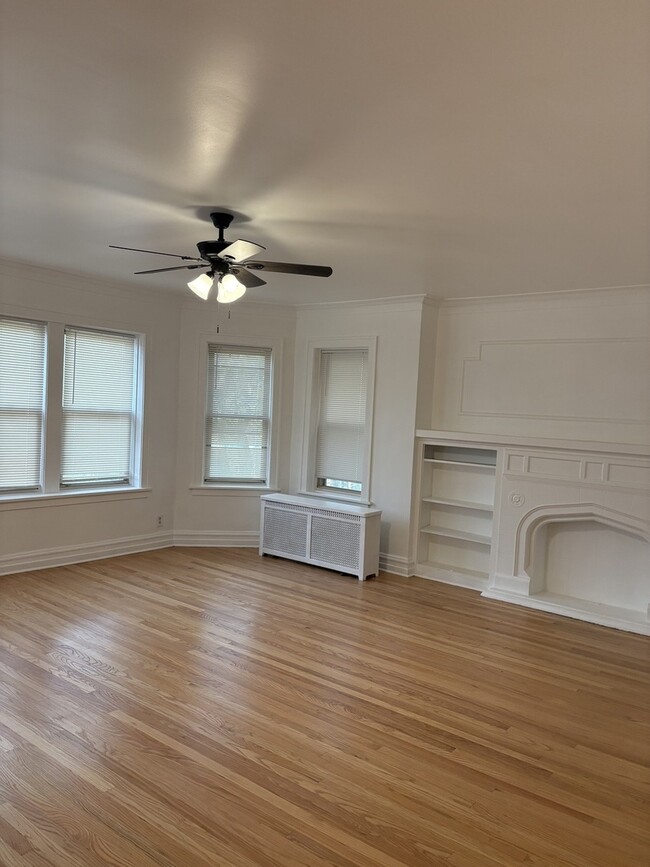 Building Photo - 7635 S Yates Blvd