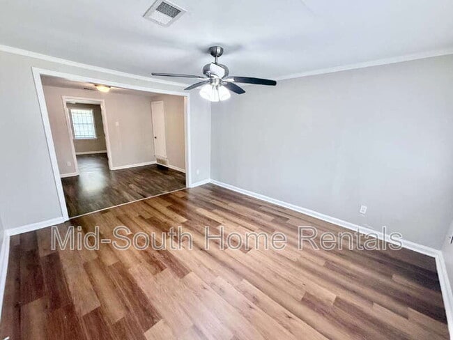 Building Photo - 858 Eyers Rd