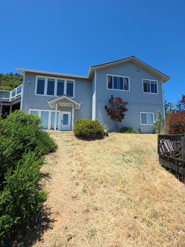 Building Photo - 8115 Mountain Crest Dr