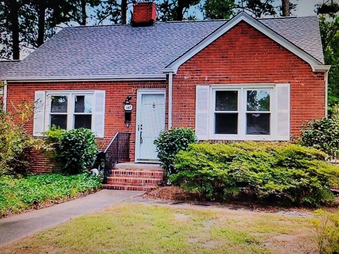 Primary Photo - 147 Lembla St