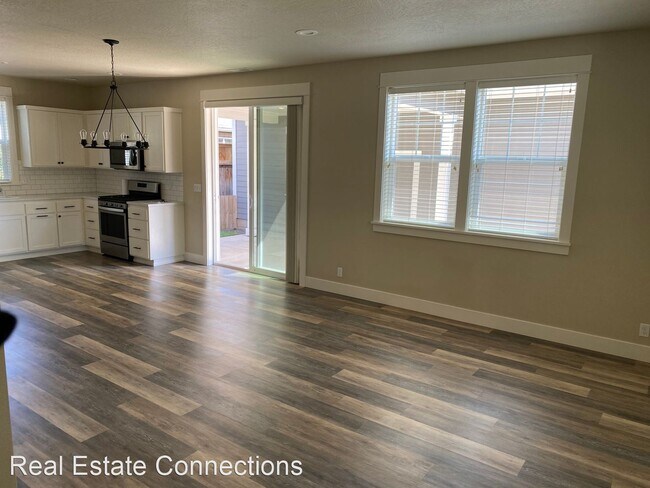 Building Photo - 3 br, 2 bath House - 32669 Dixon St.