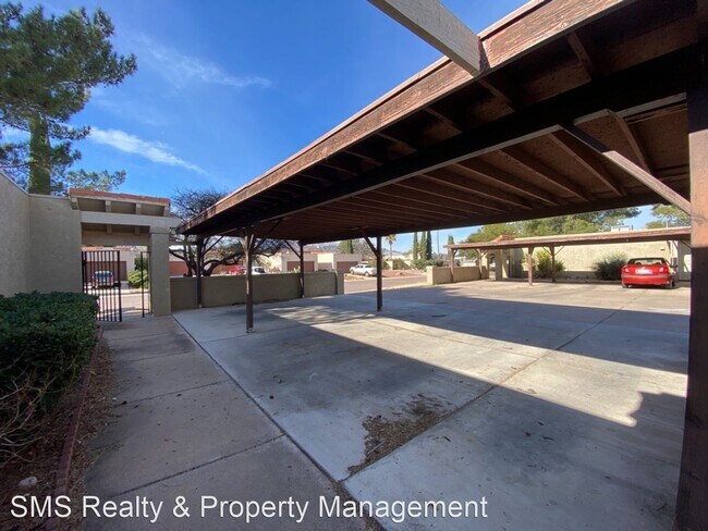 Building Photo - 3 br, 1.5 bath House - 4385 Avenida Palerm...