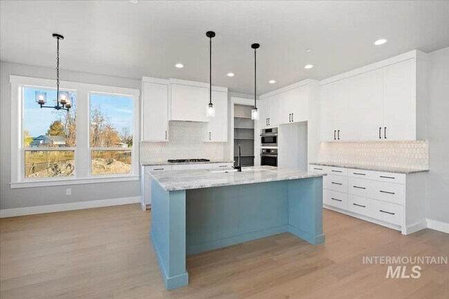 Foto del edificio - Brand New Spacious 4-Bedroom Home with 3-Car Garage, Granite Kitchen & Prime Middleton Location