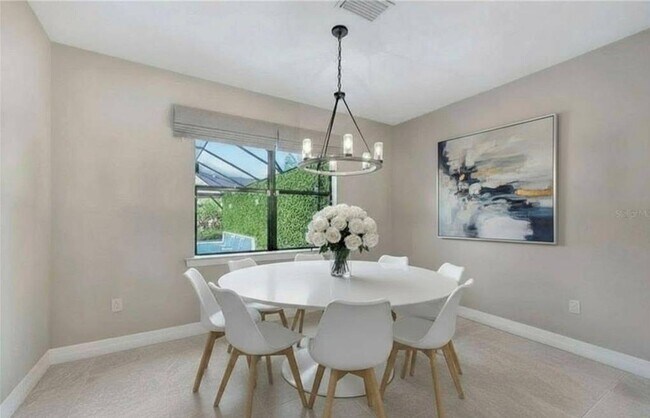 Foto del edificio - 7265 Wilton Dr N