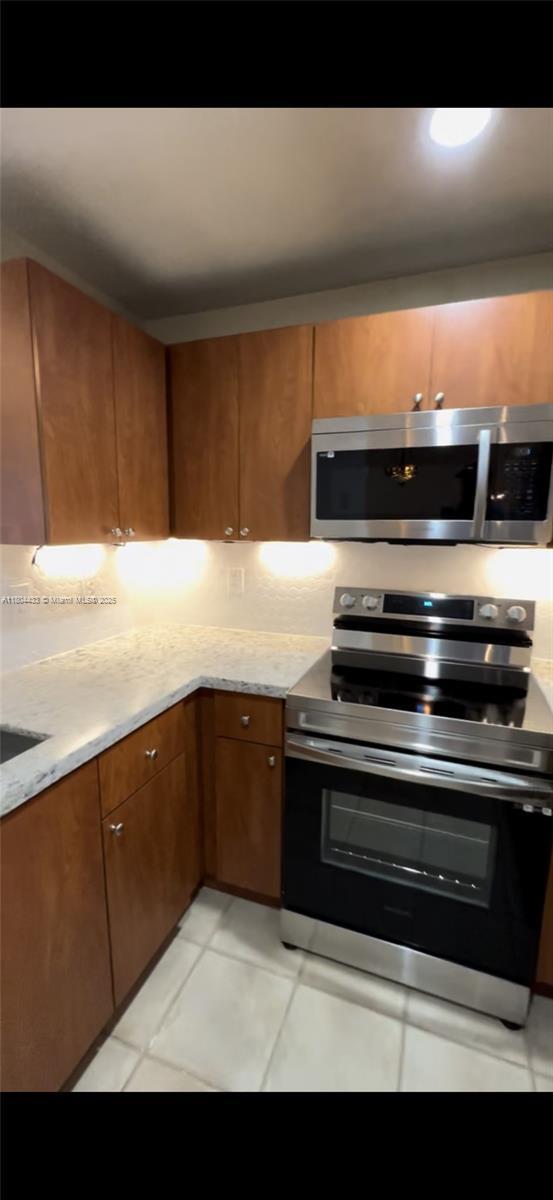 Foto del edificio - 6360 NW 114th Ave