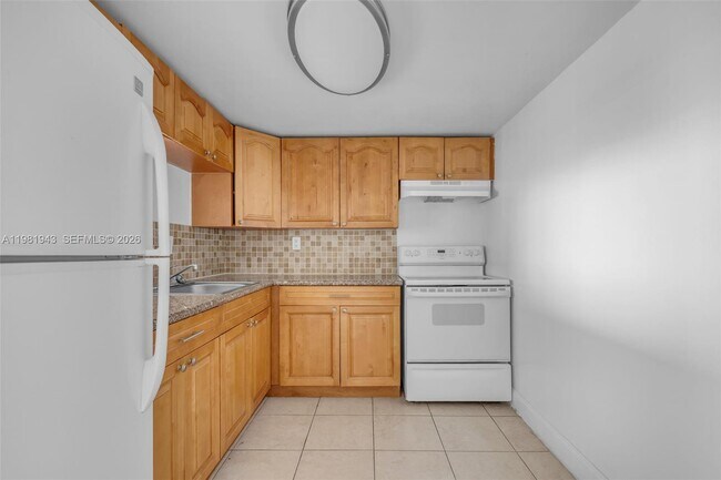 Foto del edificio - 9001 SW 77th Ave