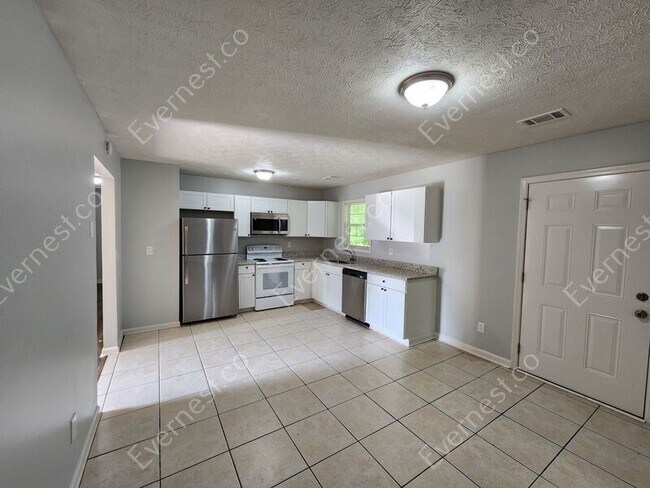 Foto del edificio - 522 Chestnut Ln