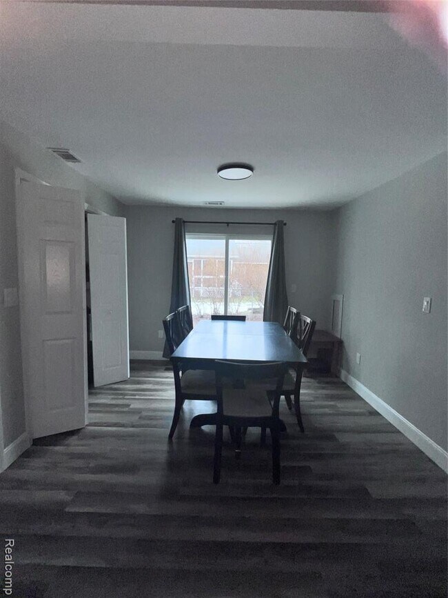 Foto del edificio - 3236 Rio Vista St