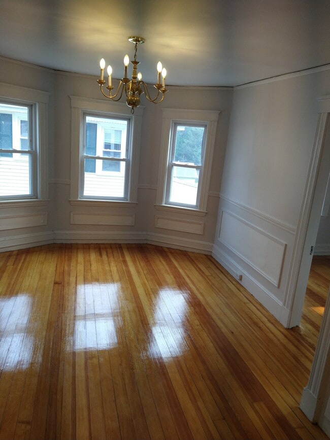 Building Photo - 25 Bayard St