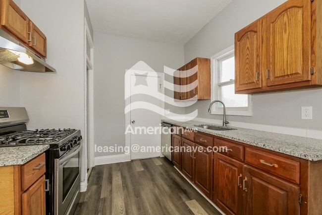 Building Photo - 2049 Florence Blvd