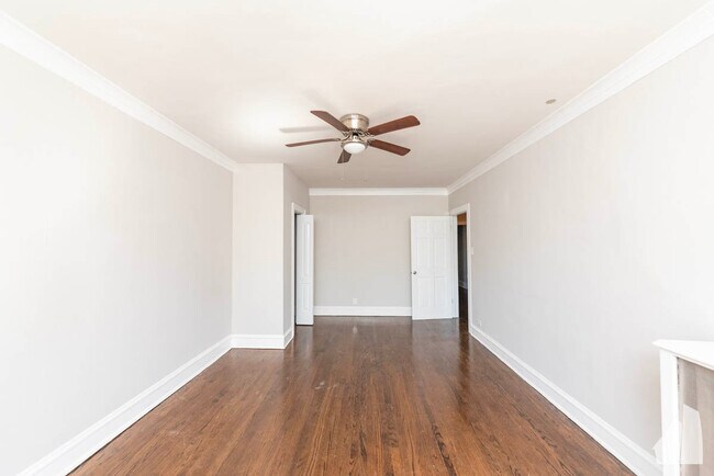 Foto del edificio - 5075 N Wolcott Ave