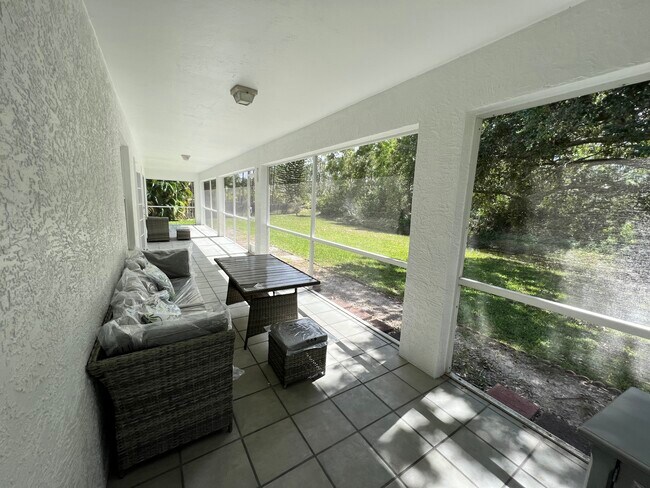 Foto del edificio - 7780 Scarlet Ct