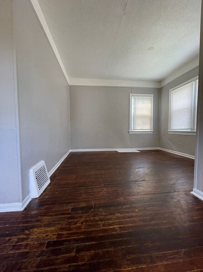 Foto del edificio - WARM & COMFY SINGLE FAMILY HOME