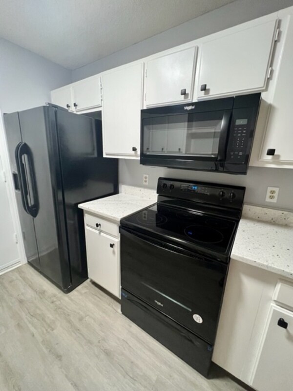 Foto del edificio - 7321 Captain Neal Ln