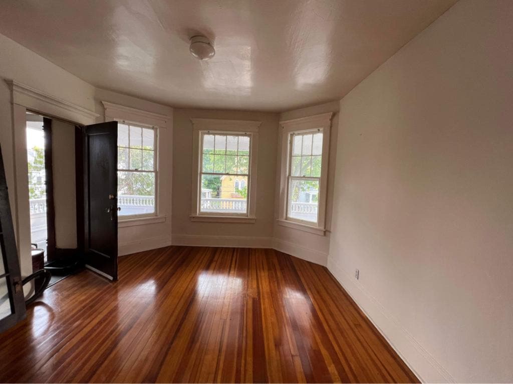 Building Photo - 13-15 Springate