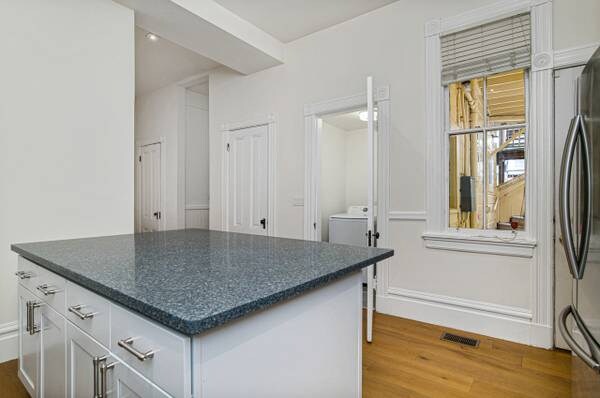 Foto del edificio - 2287 Sutter St