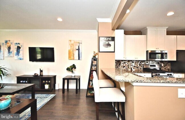 Foto del edificio - 353 E Hancock St