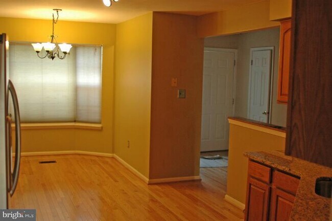 Building Photo - 1430 Wake Forest Dr