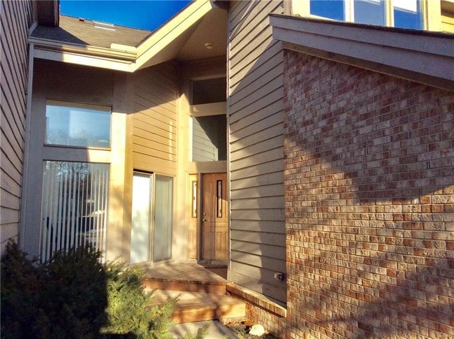 Building Photo - 29654 N Meadowridge