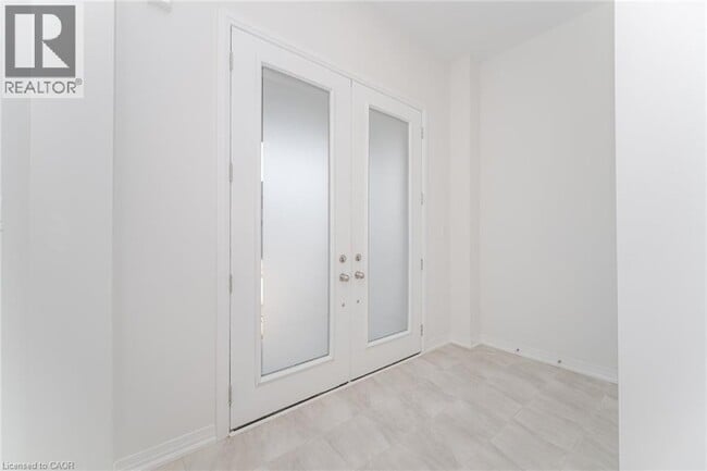 Building Photo - 6 Raja St