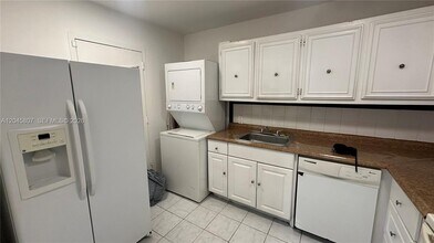 Building Photo - 4848 NW 24th Ct