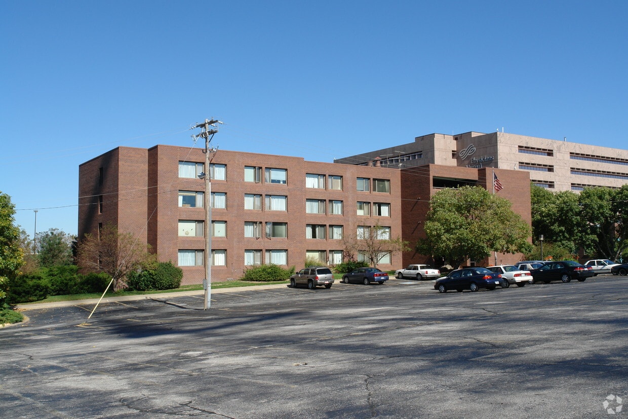 Building Photo - De Freese Manor