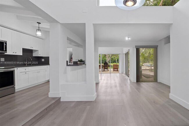 Foto del edificio - 5845 SW 88th St