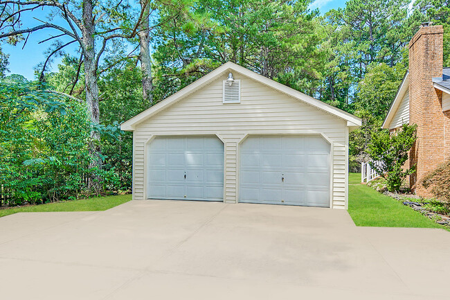 Building Photo - 10612 Chelsea Dr