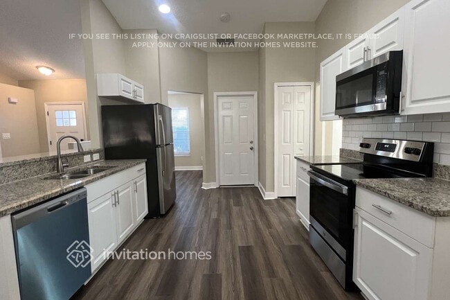 Building Photo - 15528 Hidden Lake Cir