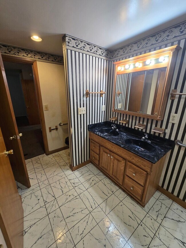 Foto del edificio - 3 BEDROOM SINGLE FAMILY HOME IN GEORGIAN H...