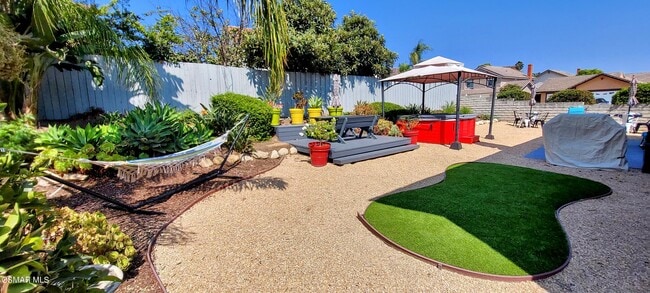 Foto del edificio - 3327 Rainbow Creek Cir