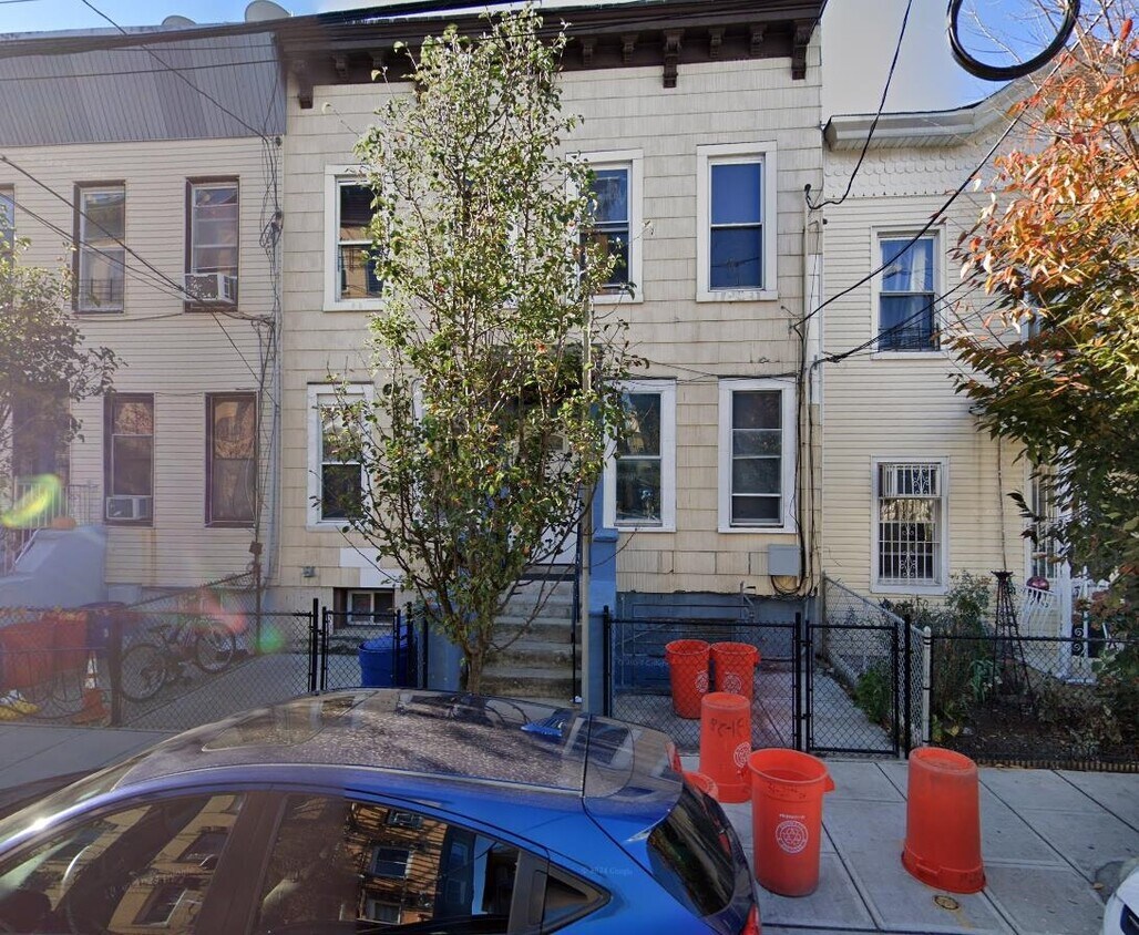 Foto principal - 531 28th St