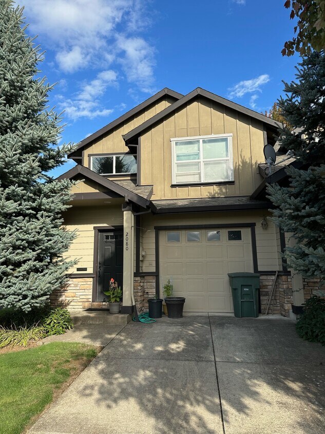 2080 NW Yohn Ranch Dr, Mcminnville, OR 97128 Townhome Rentals in