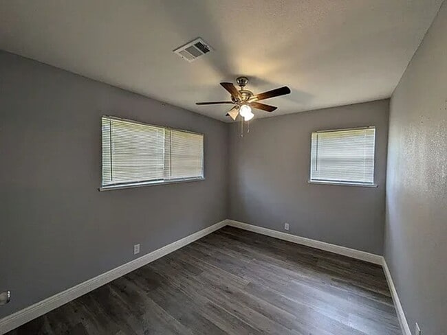 Building Photo - Raven beautiful home