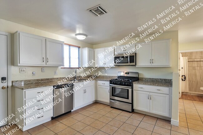 Foto del edificio - $500 OFF: Spacious home in central Tucson