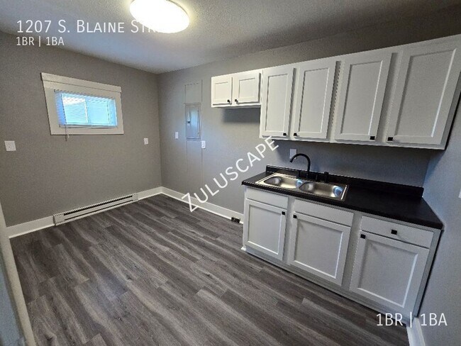 Foto del edificio - 1207 S Blaine St