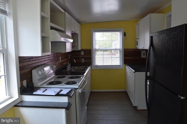 Building Photo - 448 Ridgeview Rd