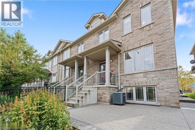 Building Photo - 6 Chestnut Dr