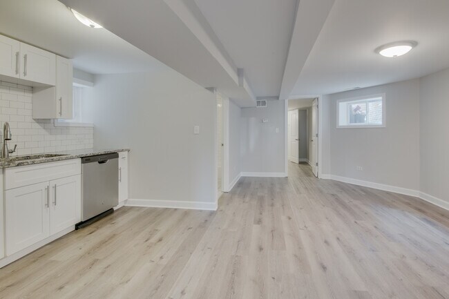 Foto del edificio - 1043 N Christiana Ave