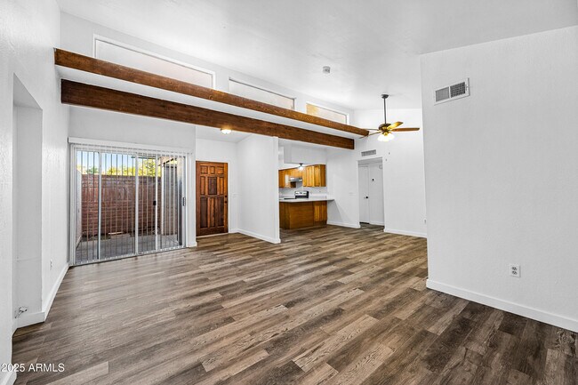 Foto del edificio - 503 W Pebble Beach Dr