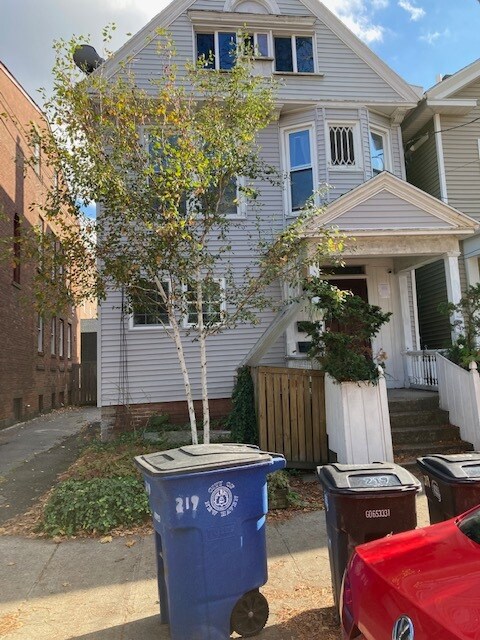 Foto del edificio - 219 Dwight St