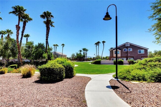 Foto del edificio - 6733 Lookout Lodge Ln