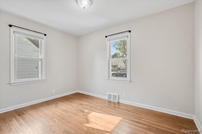 Building Photo - 908 Bauman Ave