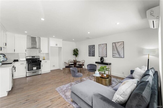 Foto del edificio - 11443 Saticoy St