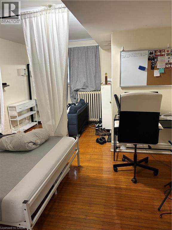 Photo du bâtiment - 92 Sanford Ave S