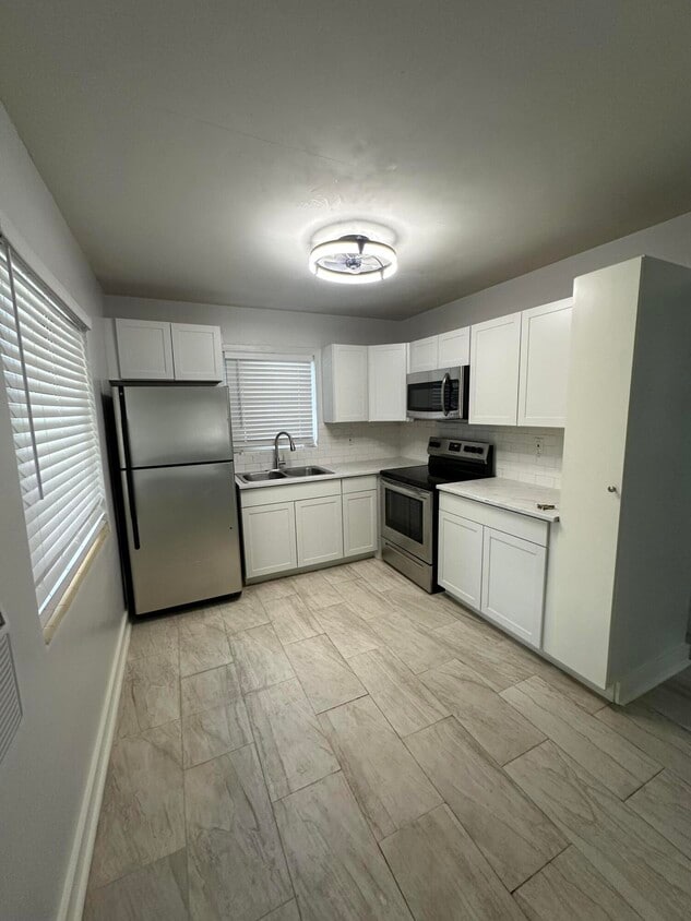 Foto principal - 178 E 27th St