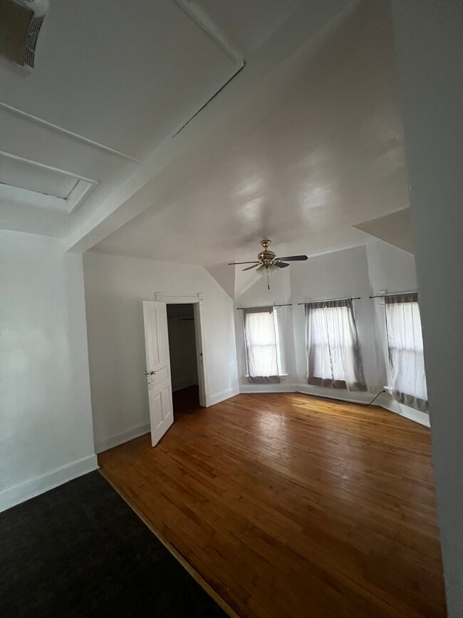 Living Room - 9025 Burlington Ave