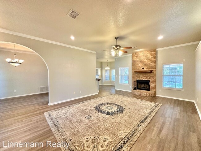 Building Photo - 3 br, 2 bath House - 331 Canoe Drive